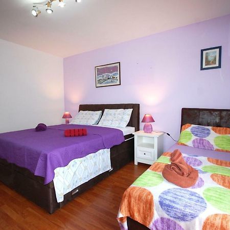 Apartment Mladan By El-Pi Tours Njivice Buitenkant foto