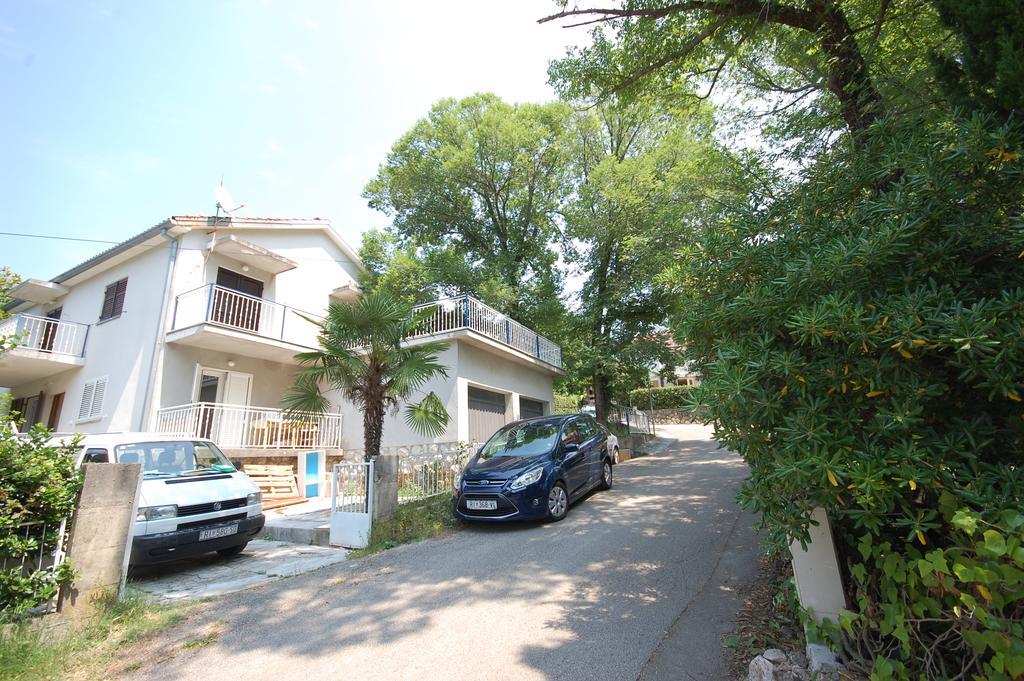 Apartment Mladan By El-Pi Tours Njivice Buitenkant foto