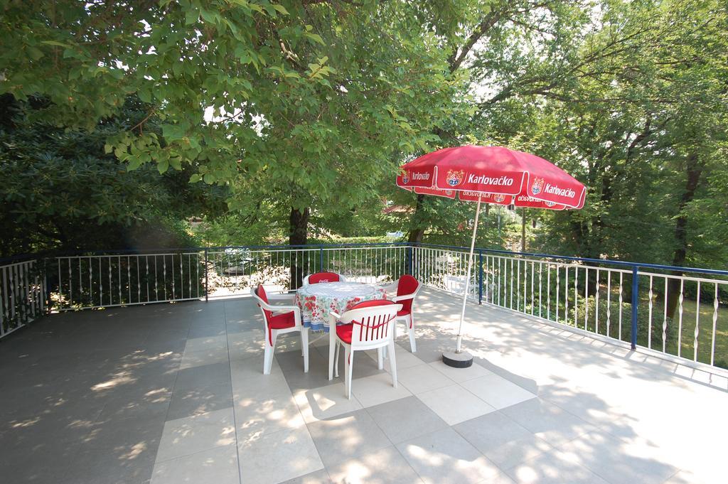 Apartment Mladan By El-Pi Tours Njivice Buitenkant foto