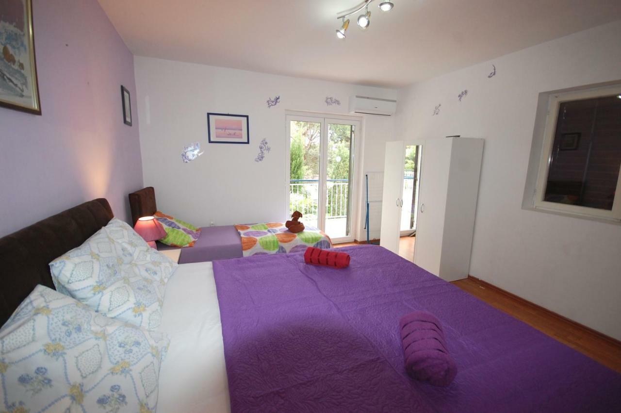 Apartment Mladan By El-Pi Tours Njivice Buitenkant foto