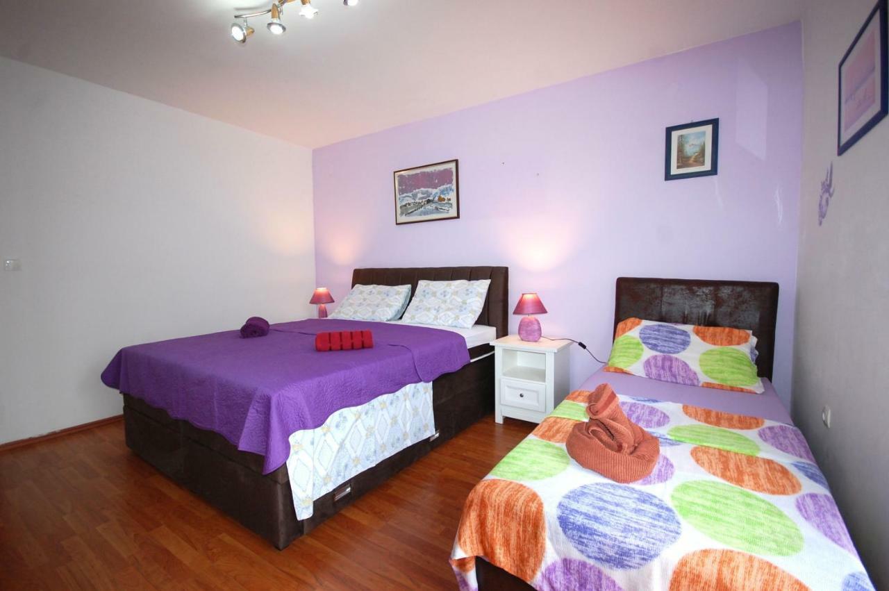 Apartment Mladan By El-Pi Tours Njivice Buitenkant foto